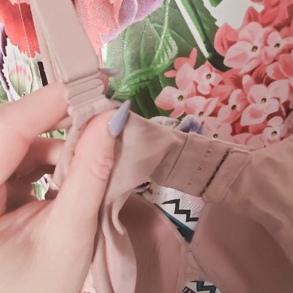 VS Bra - Picture 6 of 8